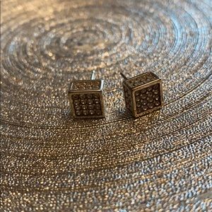 Brighton square studs